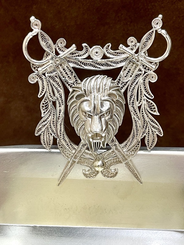 Silver Lion Office Tabletop. Silver Lion Office Tabletop.