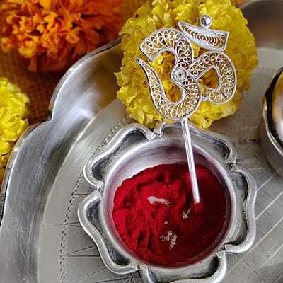 AUSPICIOUS OM FILIGREE TILAK STICK AUSPICIOUS OM FILIGREE TILAK STICK